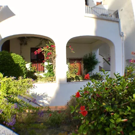 Capistrano Playa, Modern Within Walking Distance To Burriana Apartamento